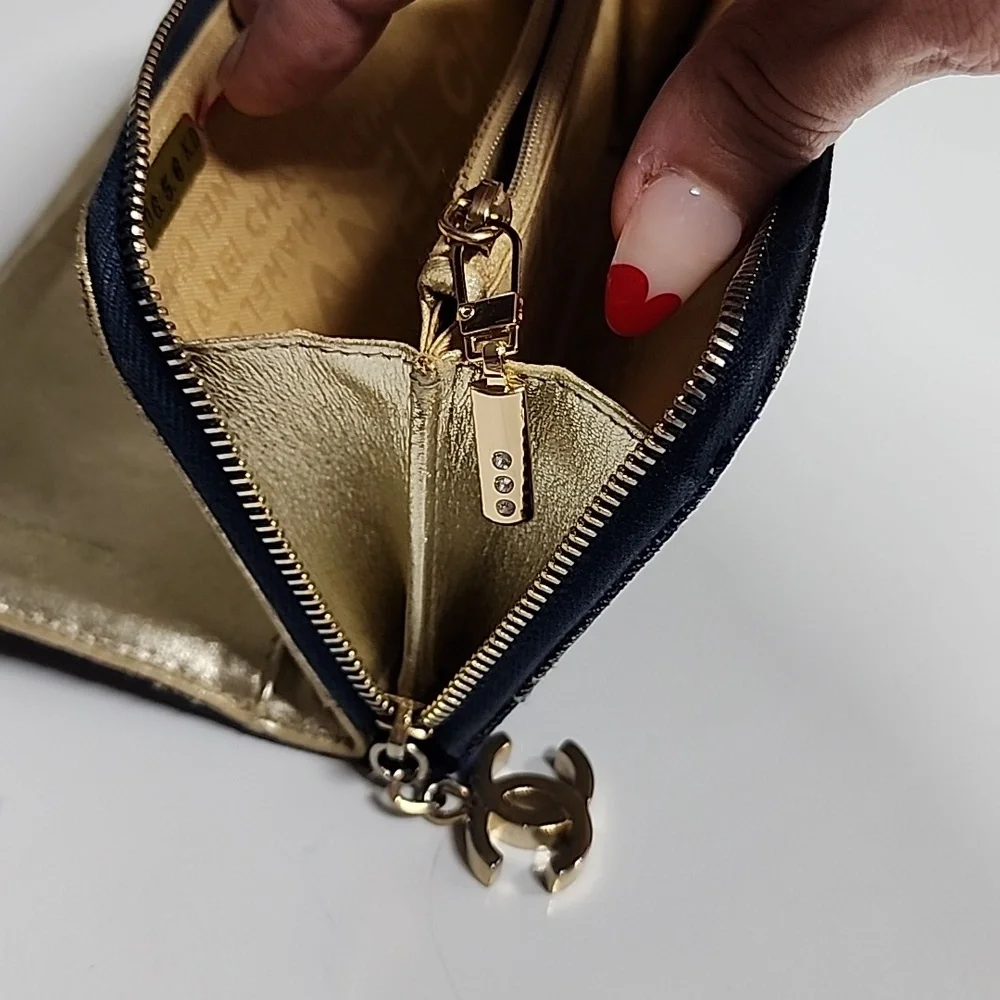CHANEL Vintage Zip around Denim wallet - Picture 14 of 16